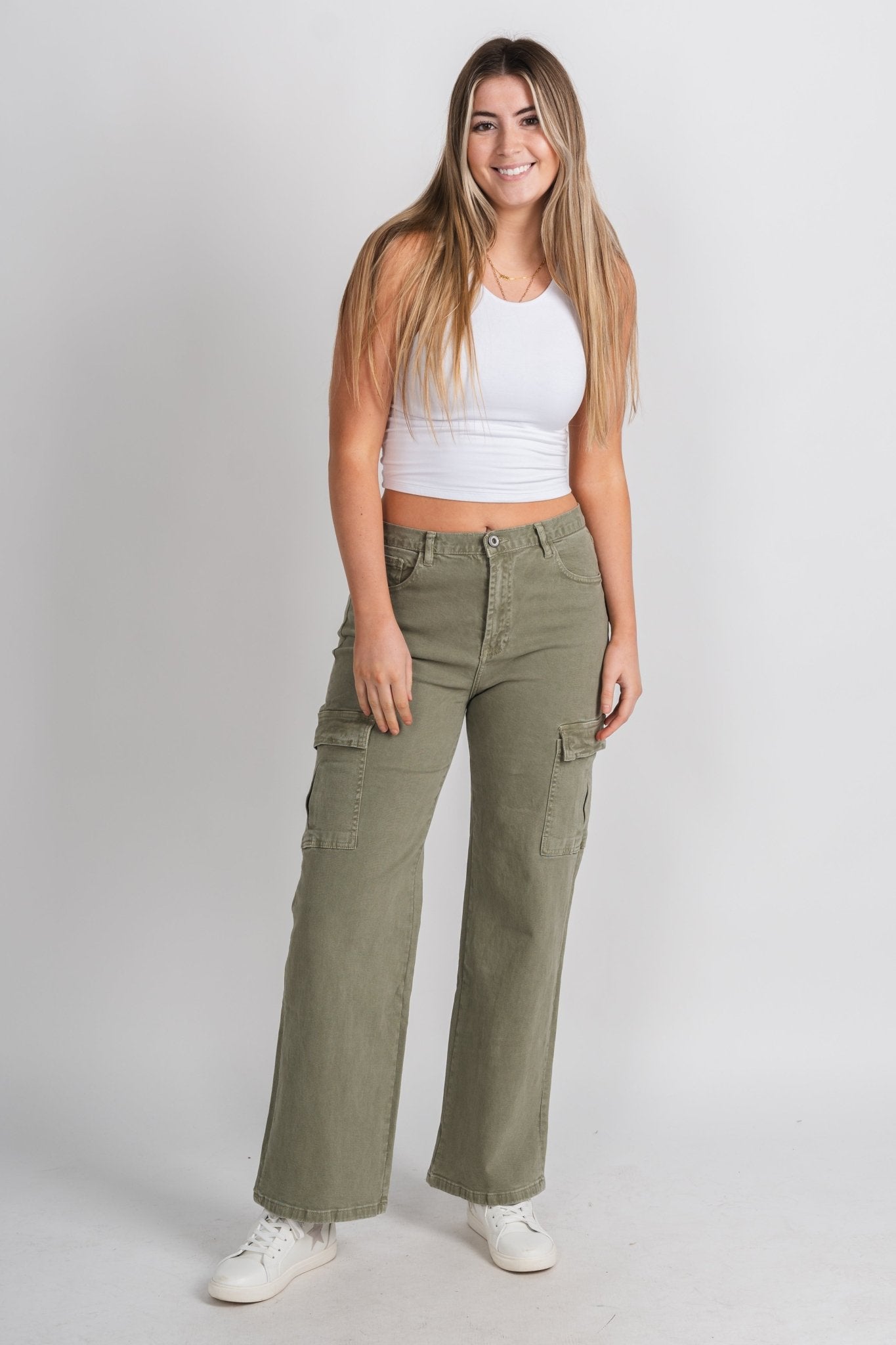 Cargo straight jeans olive green | Lush Fashion Lounge: boutique women's jeans, fashion jeans for women, affordable fashion jeans, cute boutique jeans