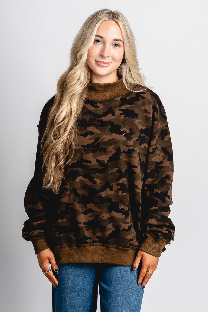 Mock neck sweatshirt camo olive