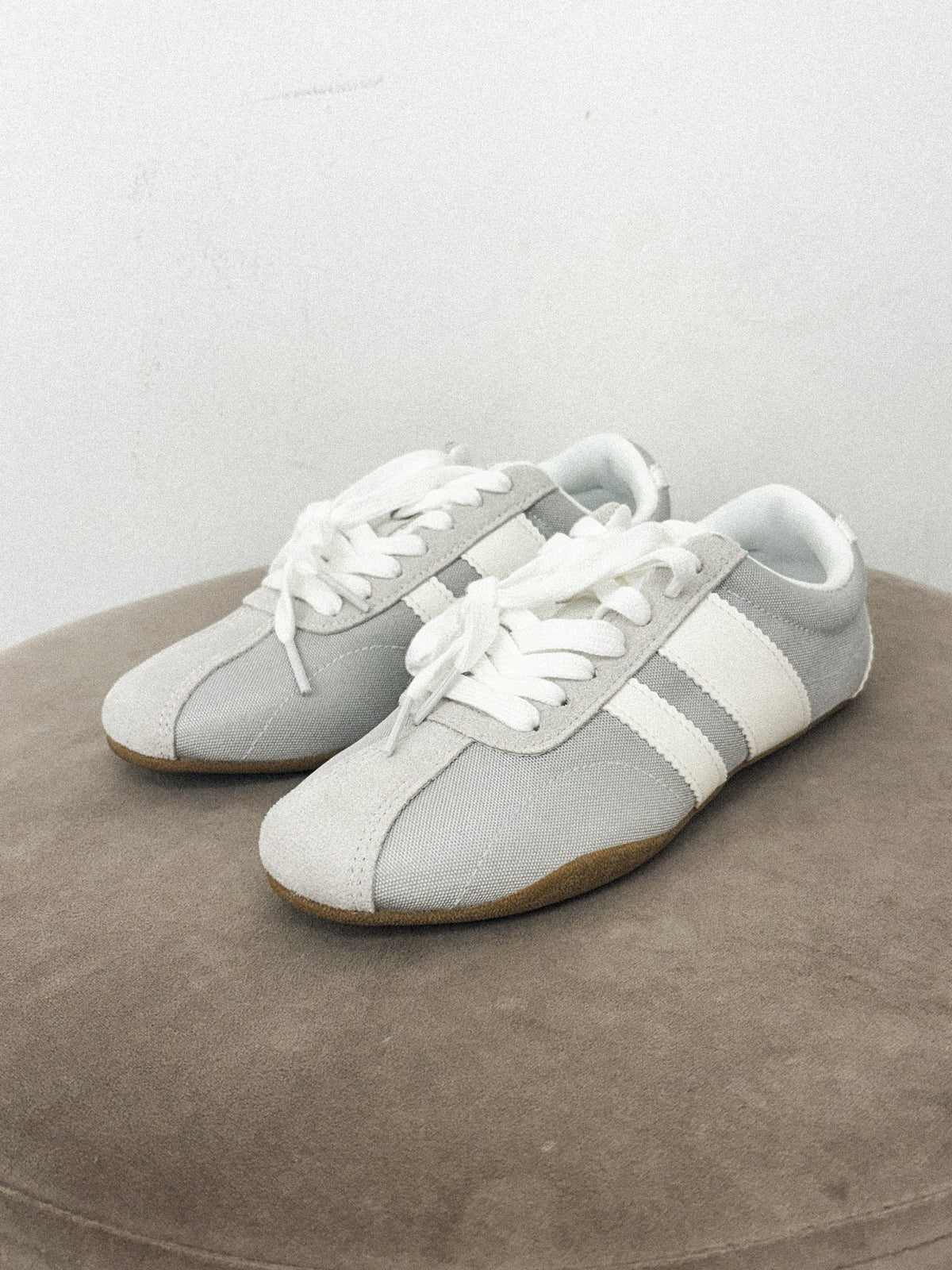 Target lace up sneaker grey/white - Cute sneakers - Trendy Shoes at Lush Fashion Lounge Boutique in Oklahoma City