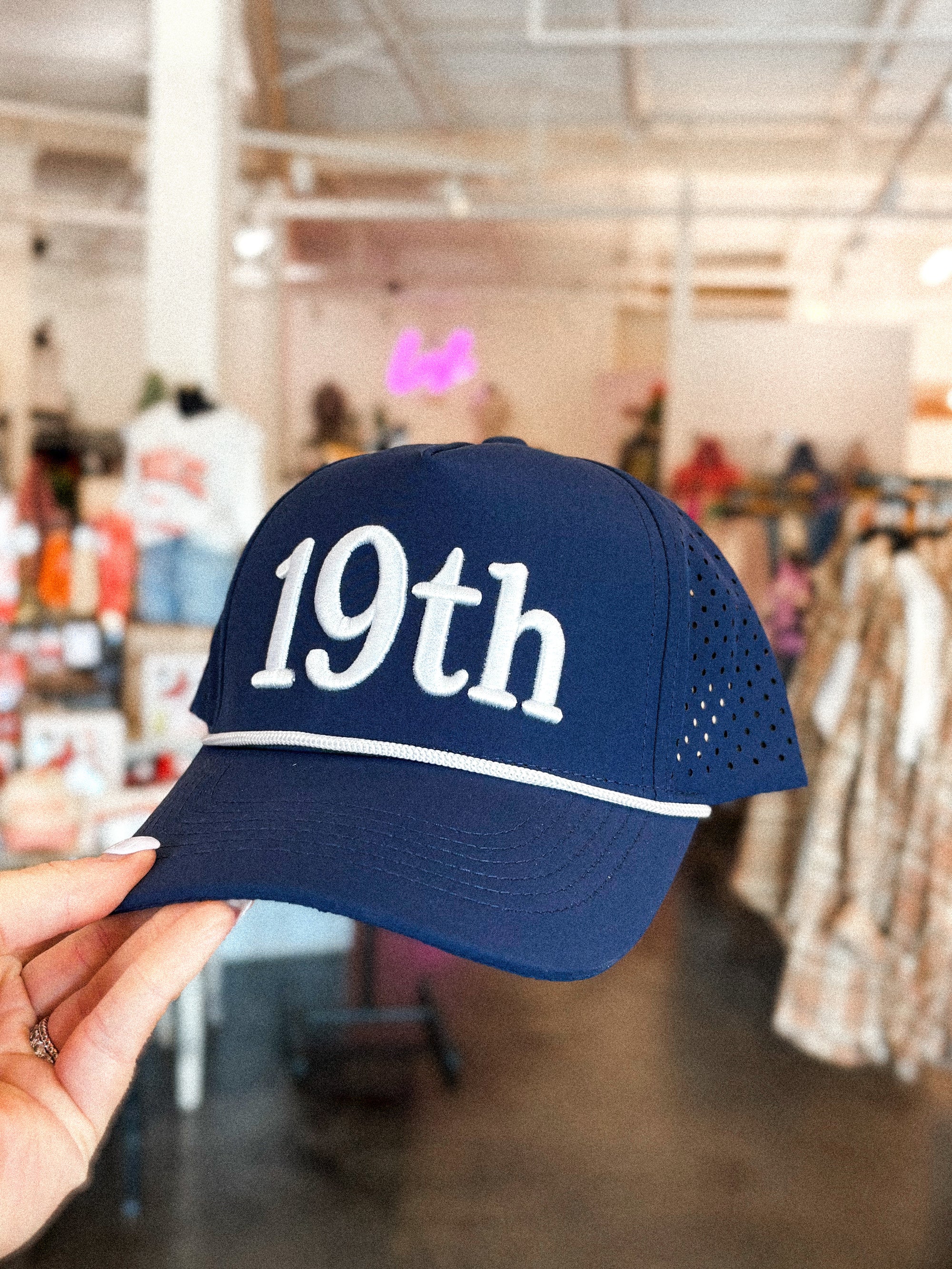 19th ladies golf hat navy/white