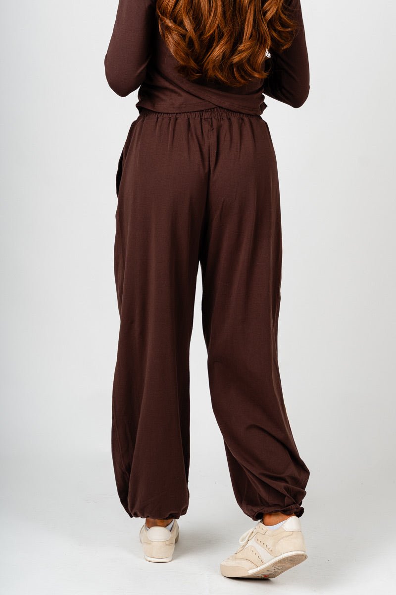 Balloon joggers brown