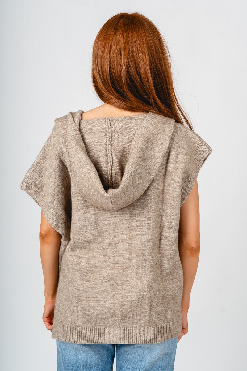 Hooded sweater vest grain