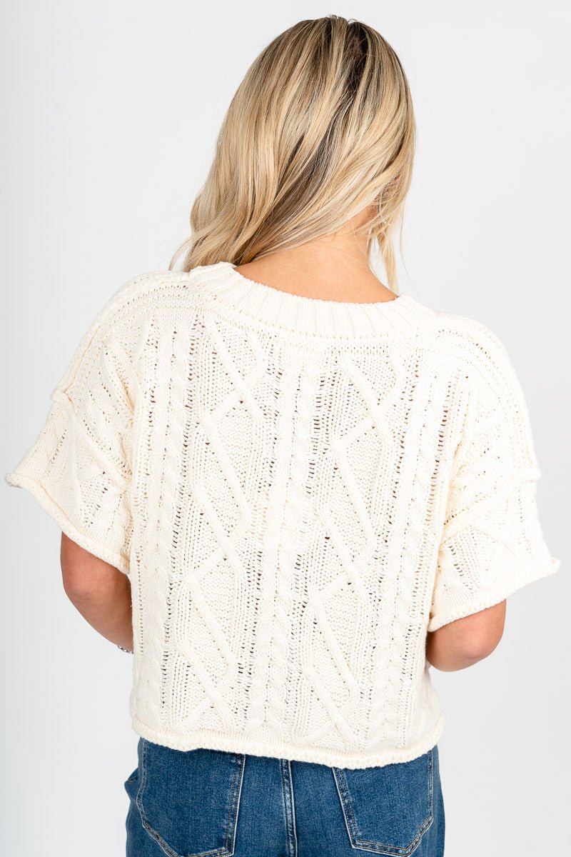 Cable knit short sleeve sweater cream