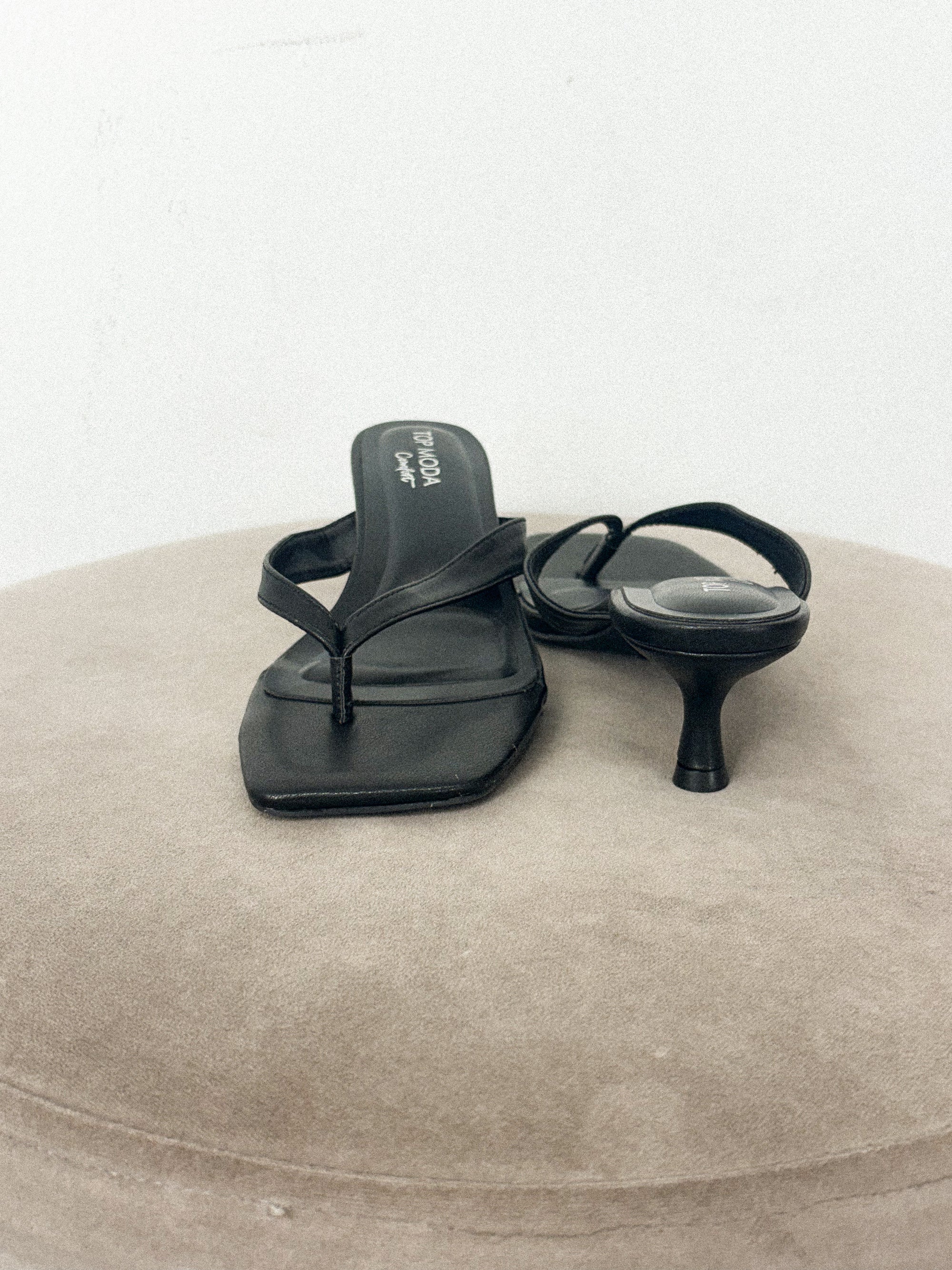 Lettie flip flop kitten heel black