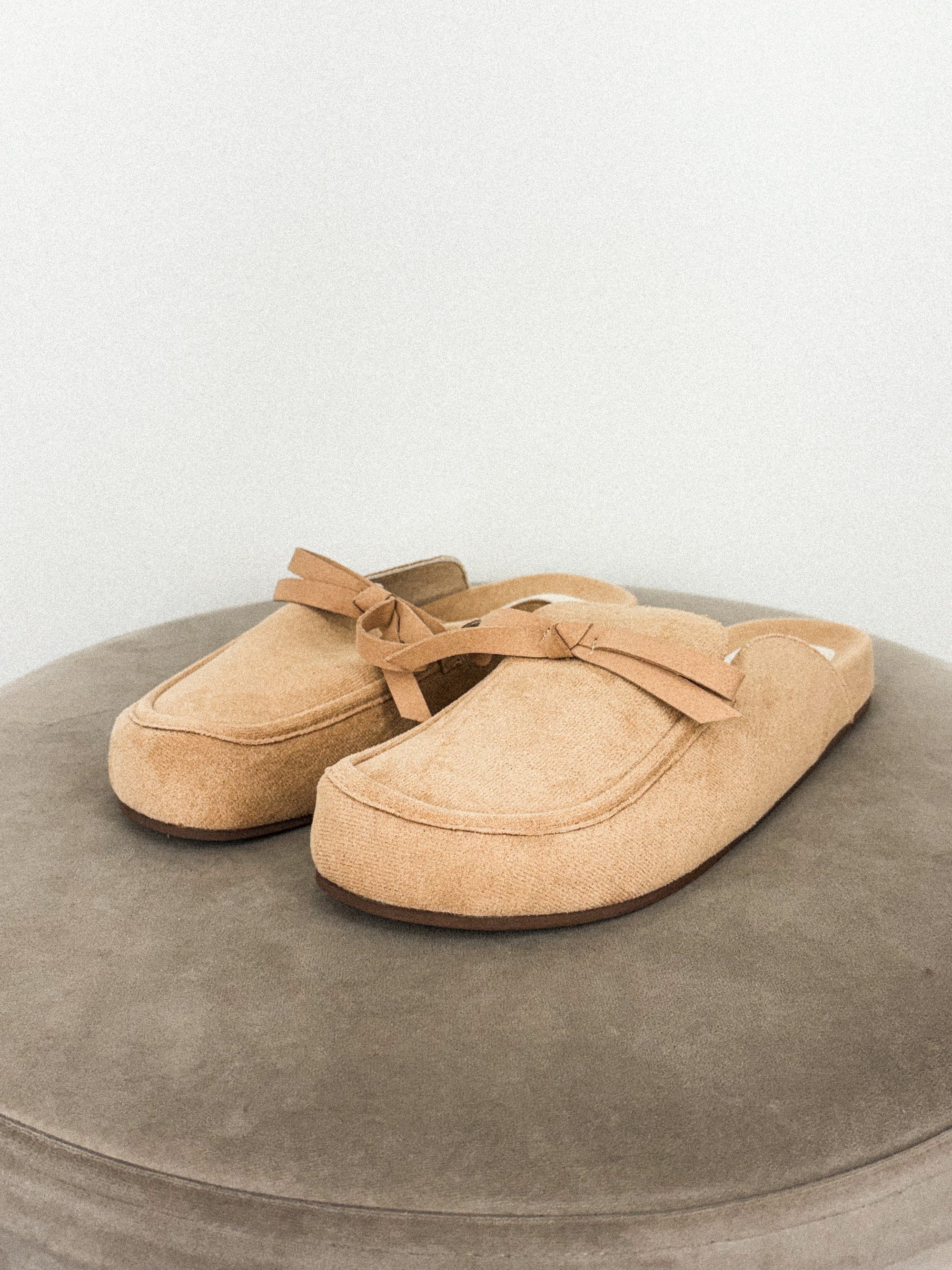Stevie mule loafer almond