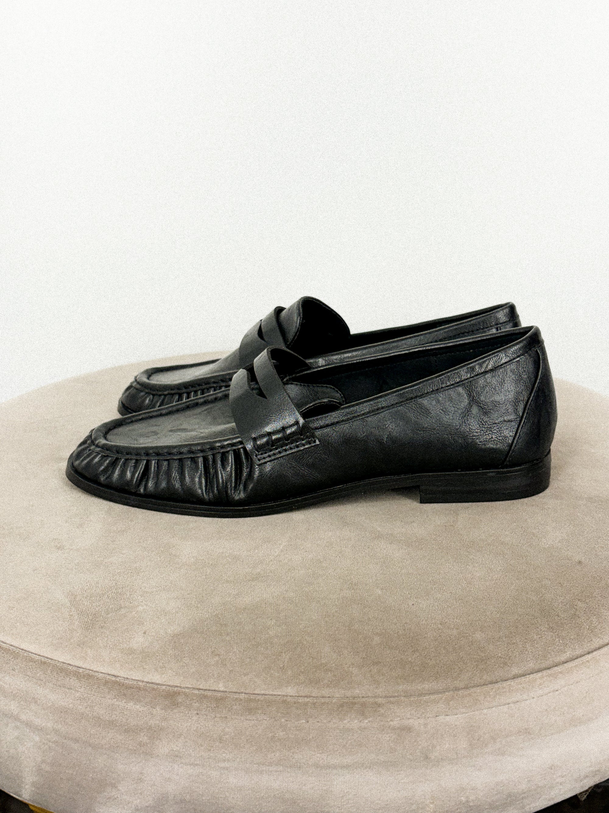Tokyo slip on loafer black