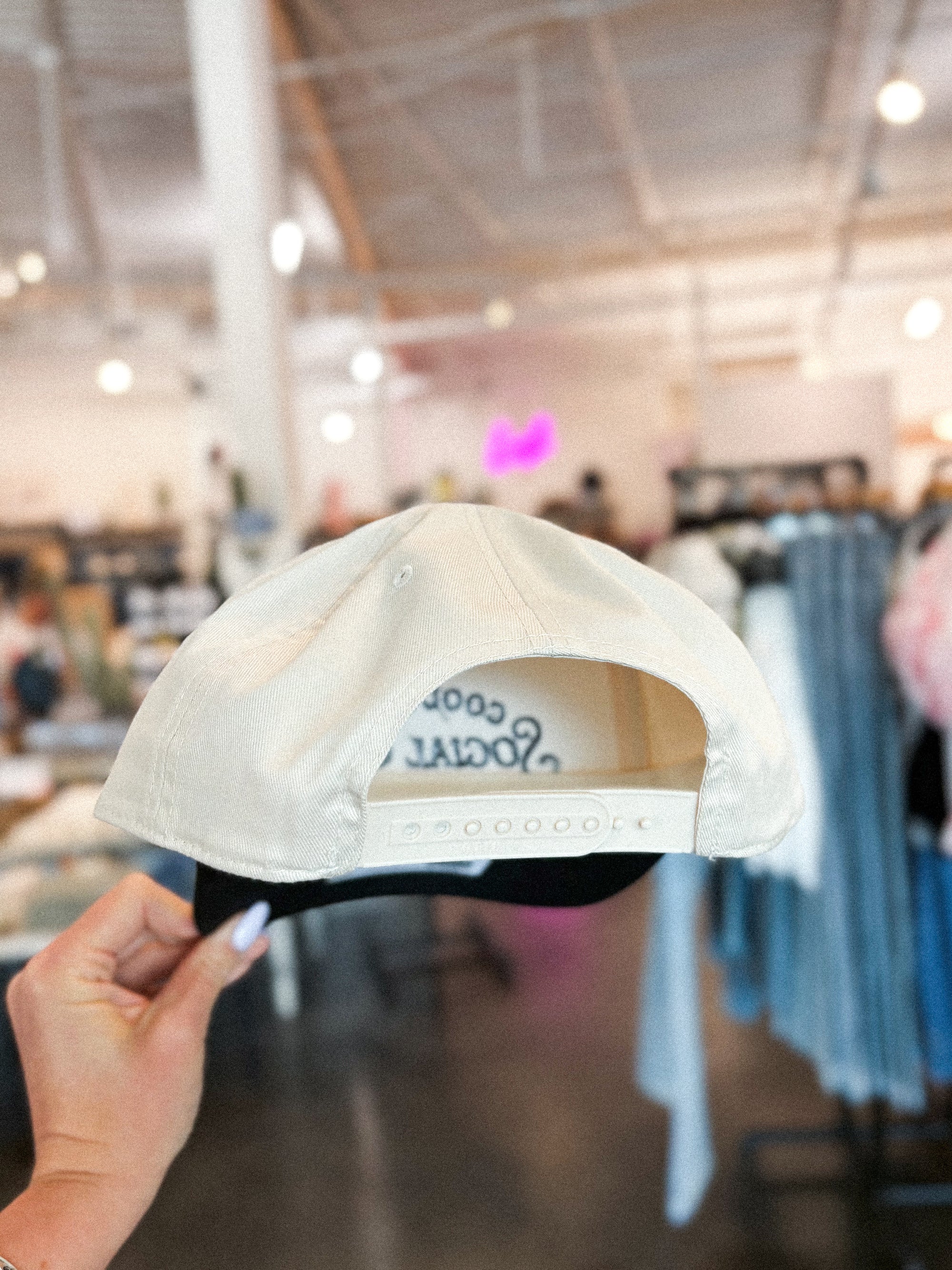 Cool mom social club hat natural/black