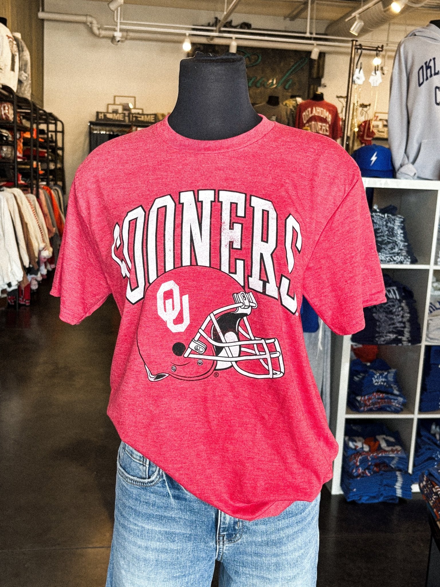OU Sooners arch helmet unisex t-shirt red