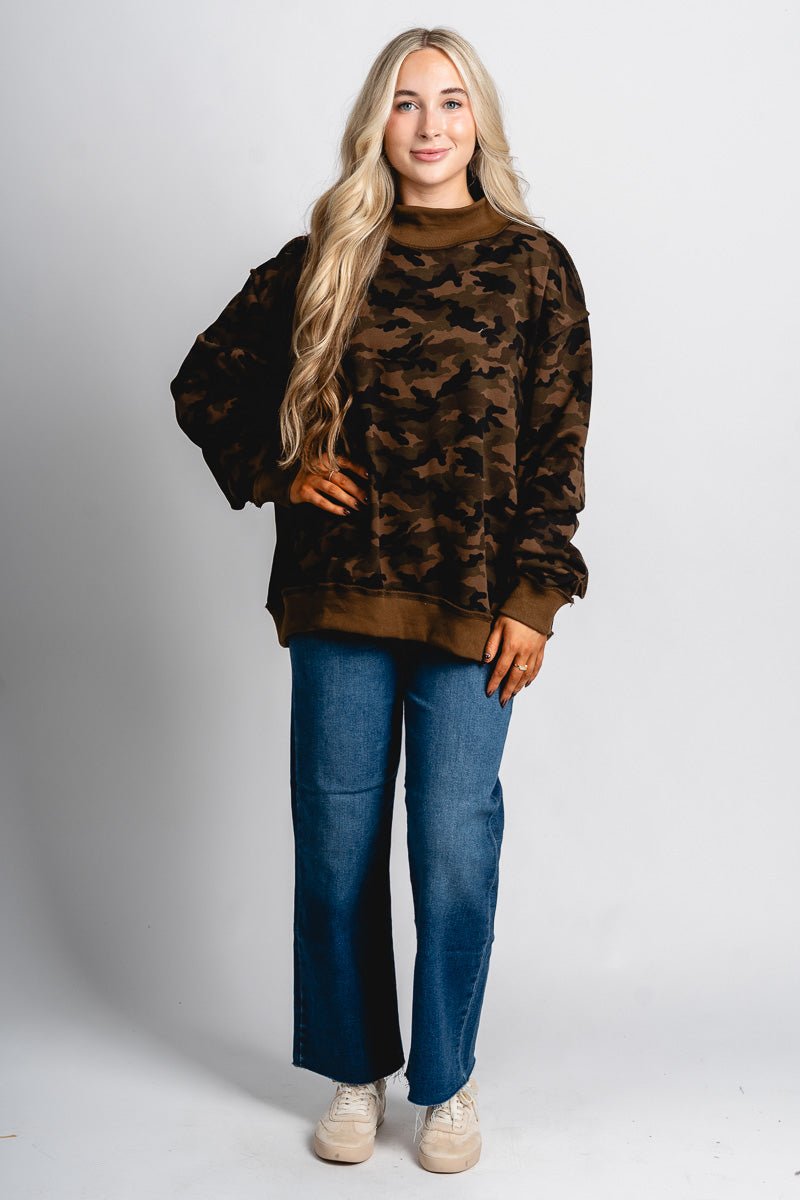 Mock neck sweatshirt camo olive