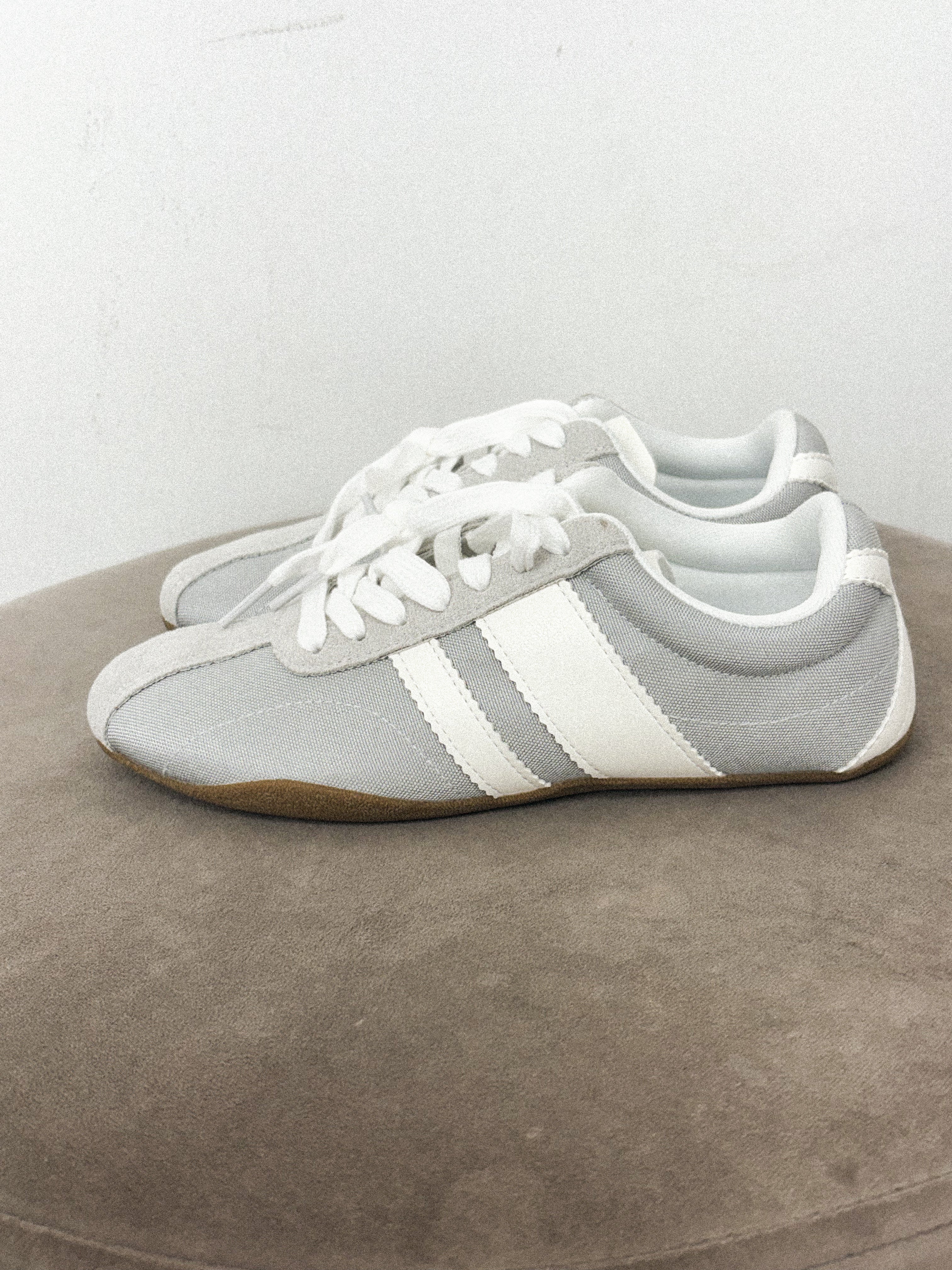 Target lace up sneaker grey/white - Trendy sneakers - Fashion Shoes at Lush Fashion Lounge Boutique in Oklahoma City