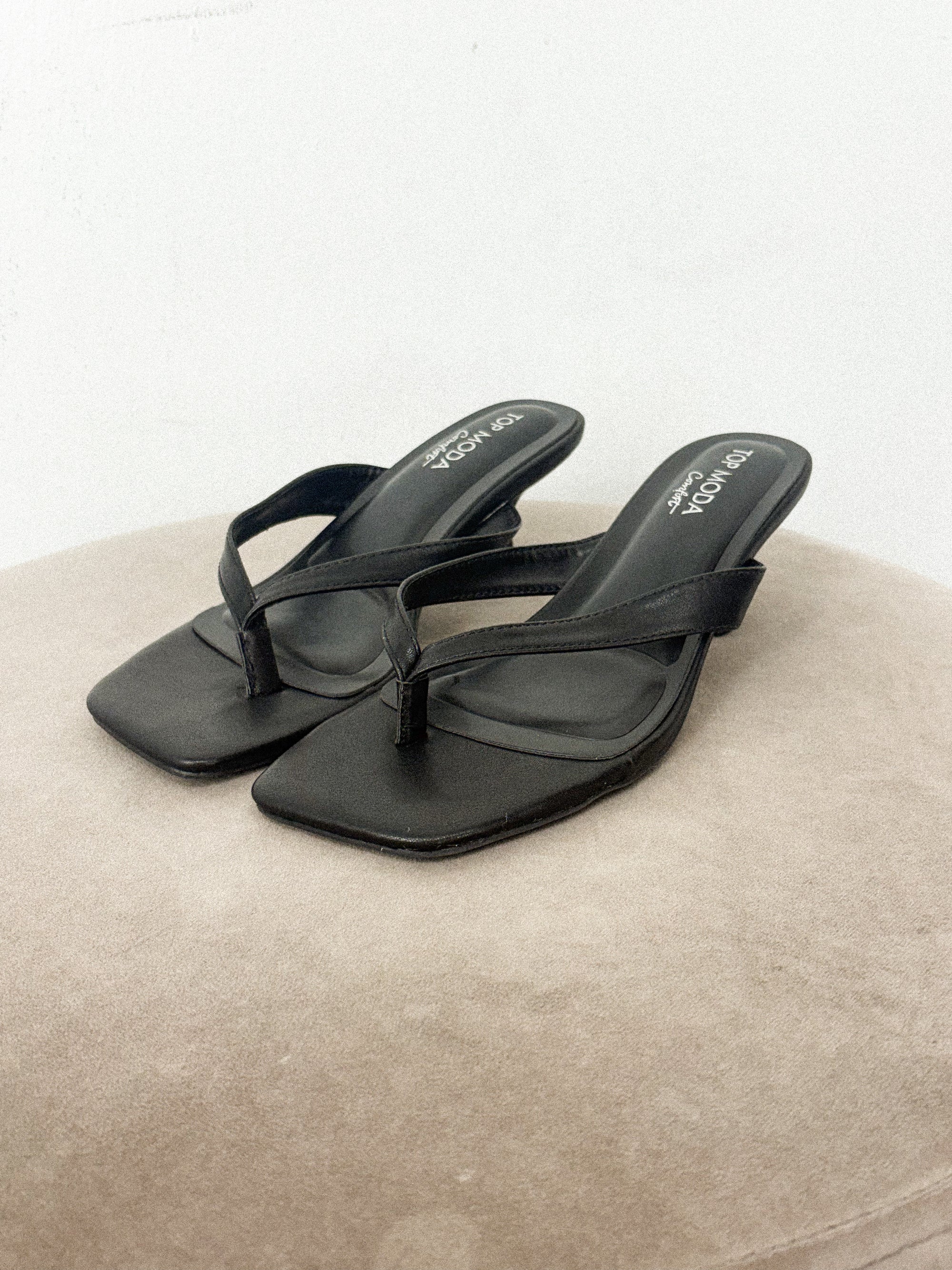 Lettie flip flop kitten heel black