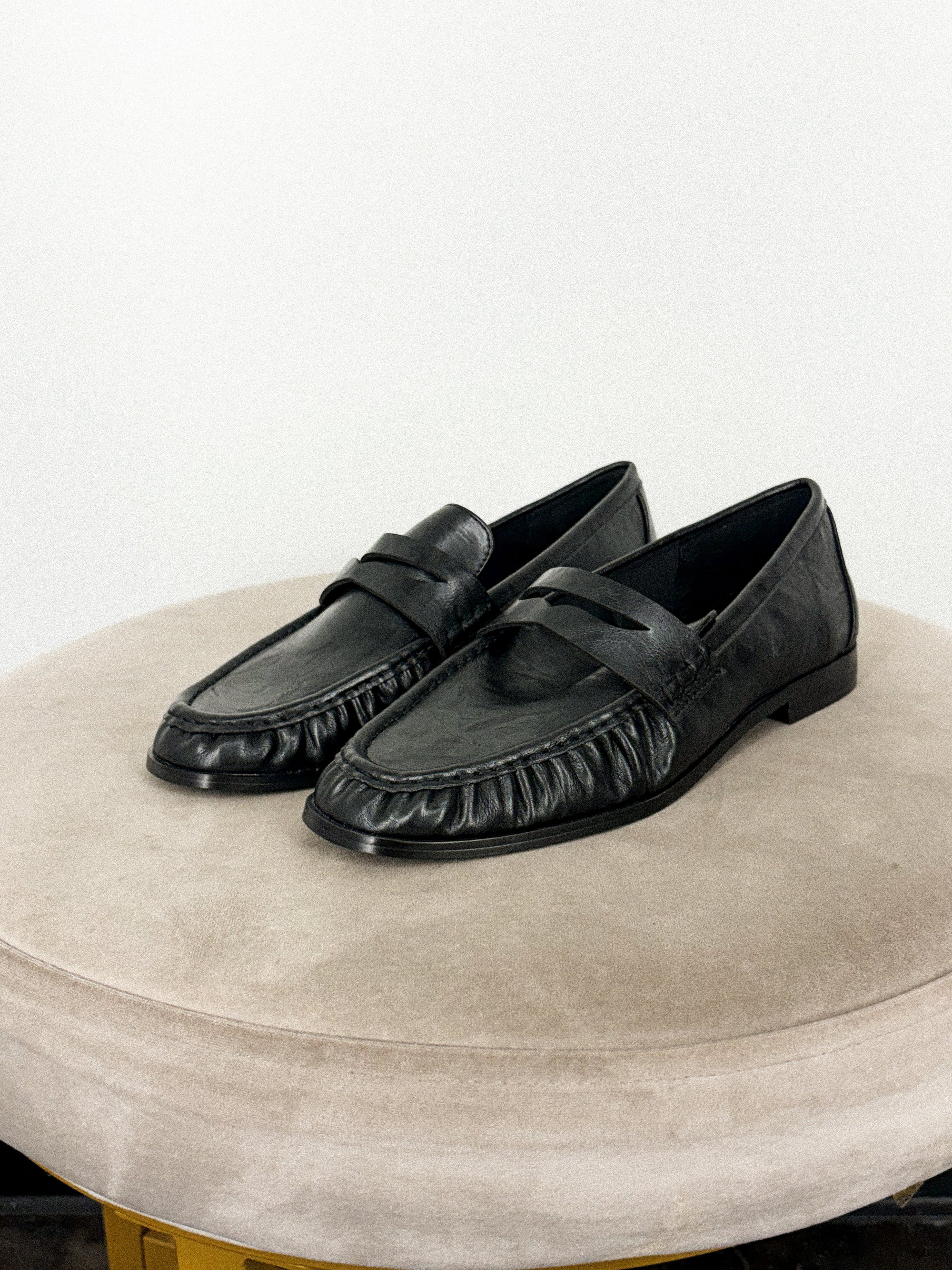 Tokyo slip on loafer black