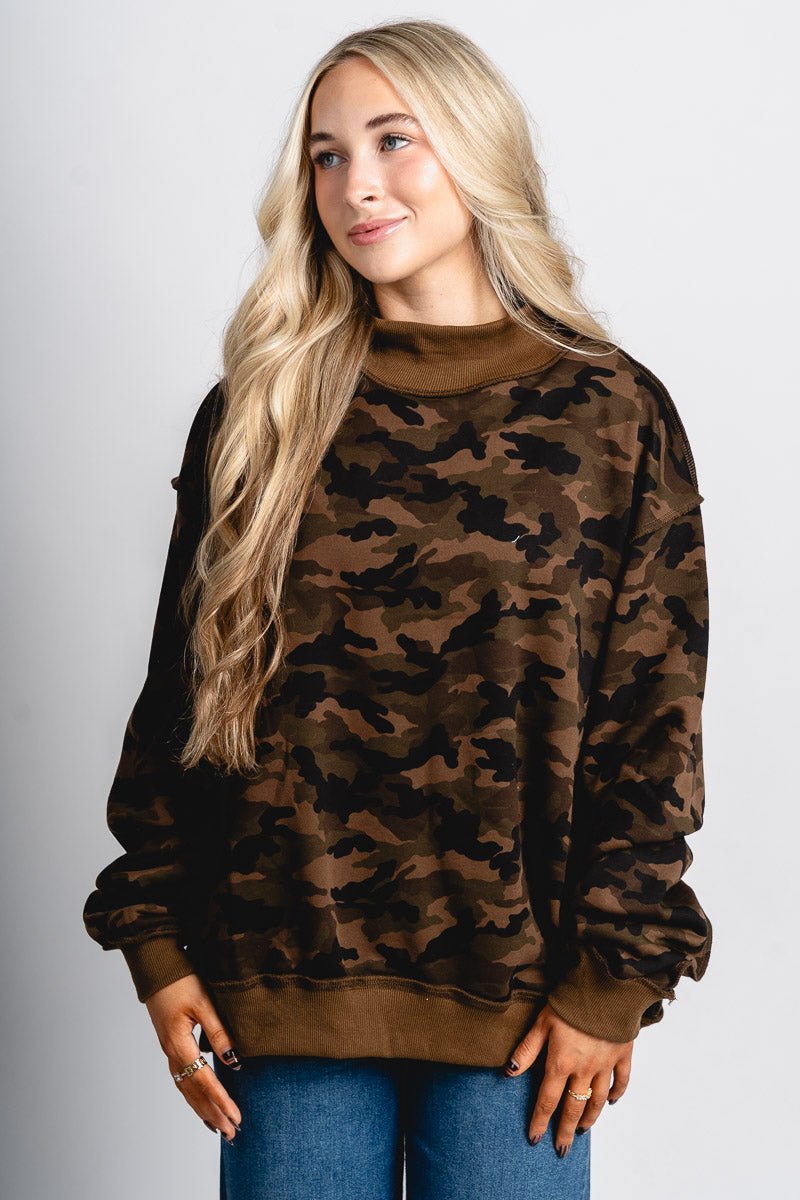 Mock neck sweatshirt camo olive