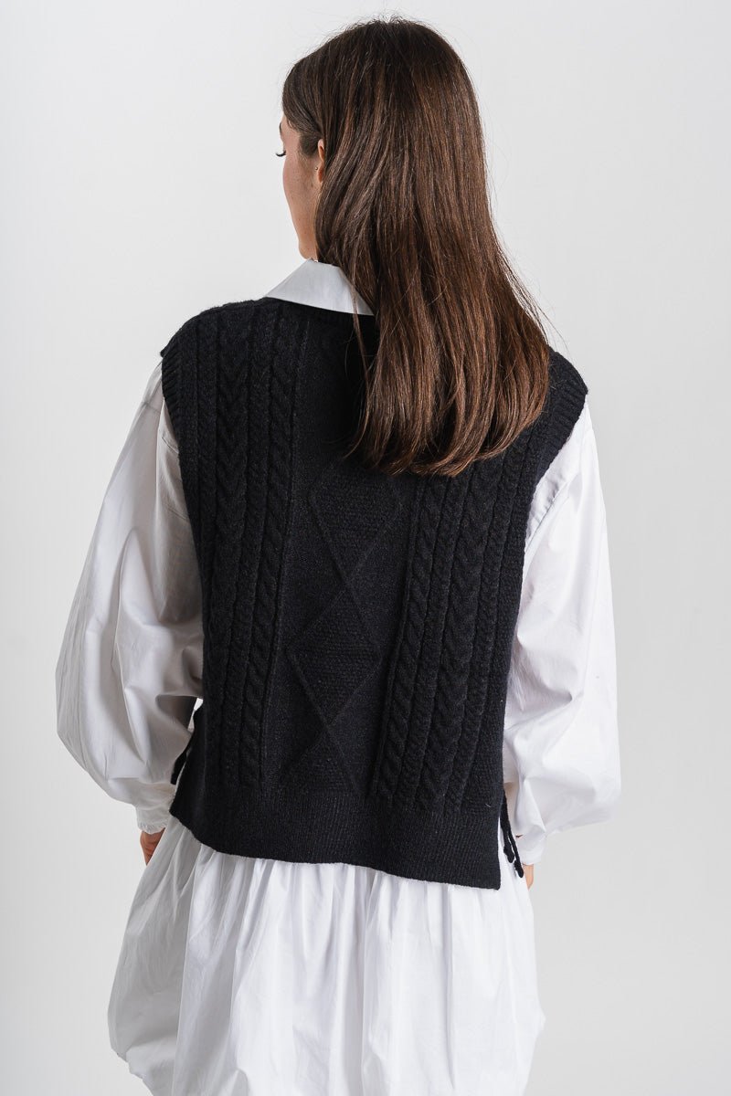 Cable knit sweater vest black