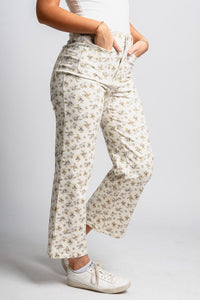 Ditsy floral pocket jeans ivory | Lush Fashion Lounge: boutique women's jeans, fashion jeans for women, affordable fashion jeans, cute boutique jeans
