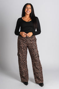 Leopard cargo jeans brown/black | Lush Fashion Lounge: boutique women's jeans, fashion jeans for women, affordable fashion jeans, cute boutique jeans