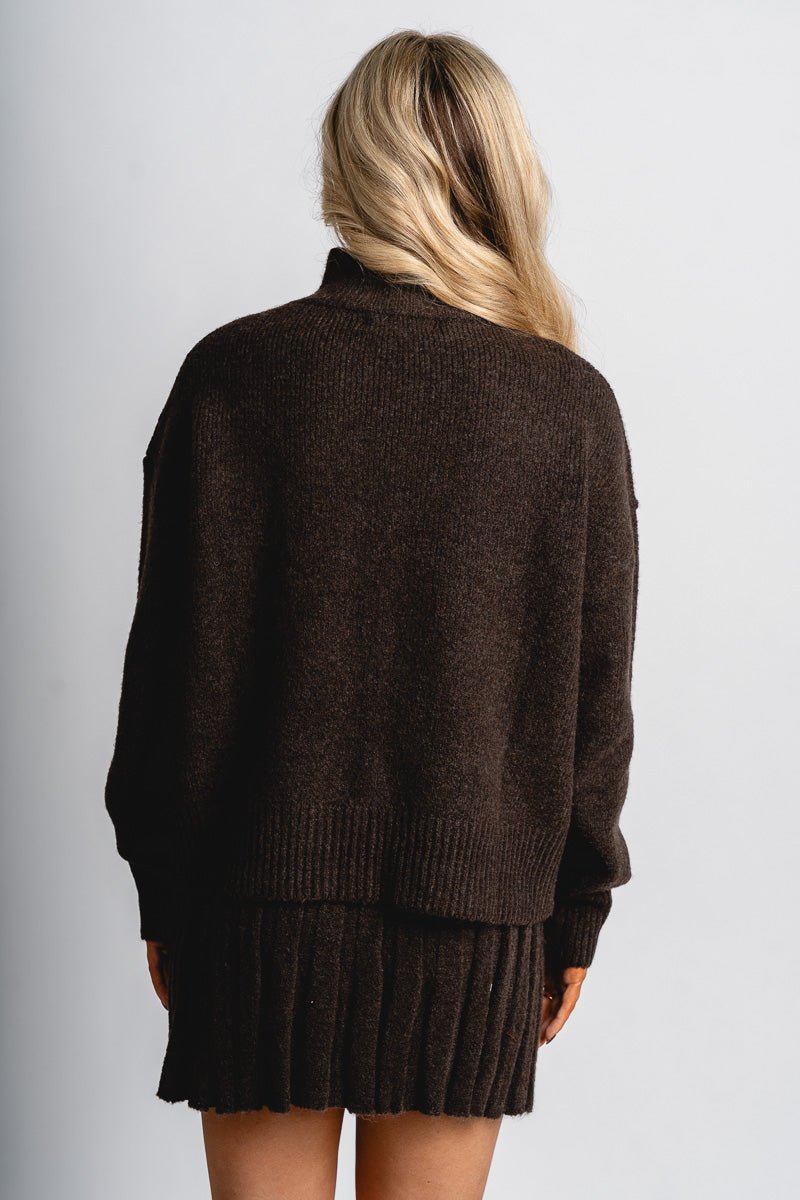Mock neck sweater brown