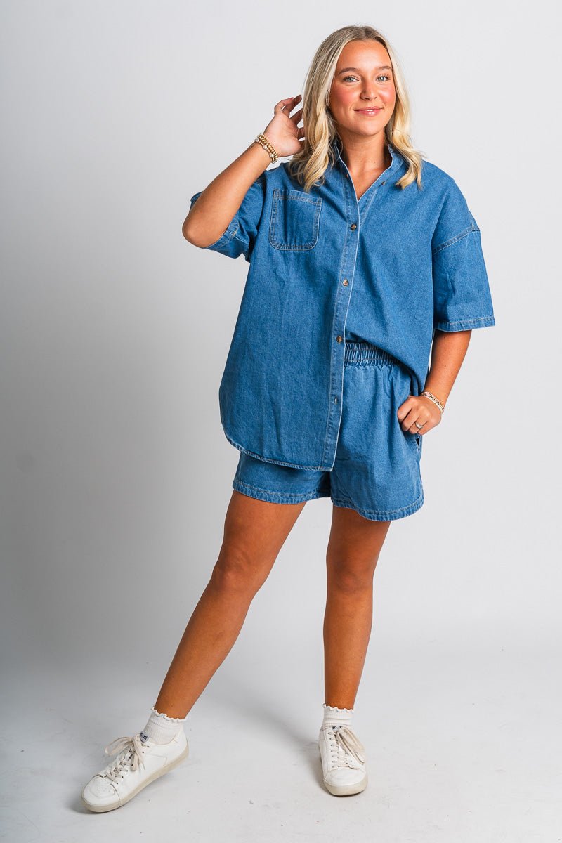 Short sleeve denim shirt light