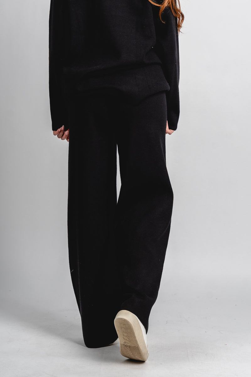 Wide leg pants black