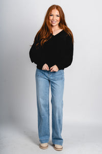 V-neck oversized sweater black - Trendy Sweaters | Cute Pullover Sweaters at Lush Fashion Lounge Boutique in Oklahoma City