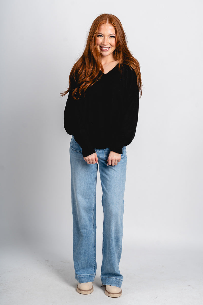 V-neck oversized sweater black – Unique Sweaters | Lounging Sweaters and Womens Fashion Sweaters at Lush Fashion Lounge Boutique in Oklahoma City