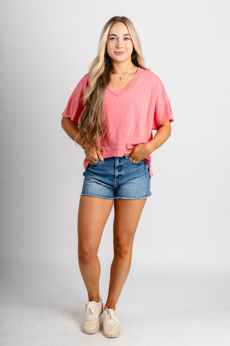 Boxy v-neck short sleeve t-shirt taffy pink