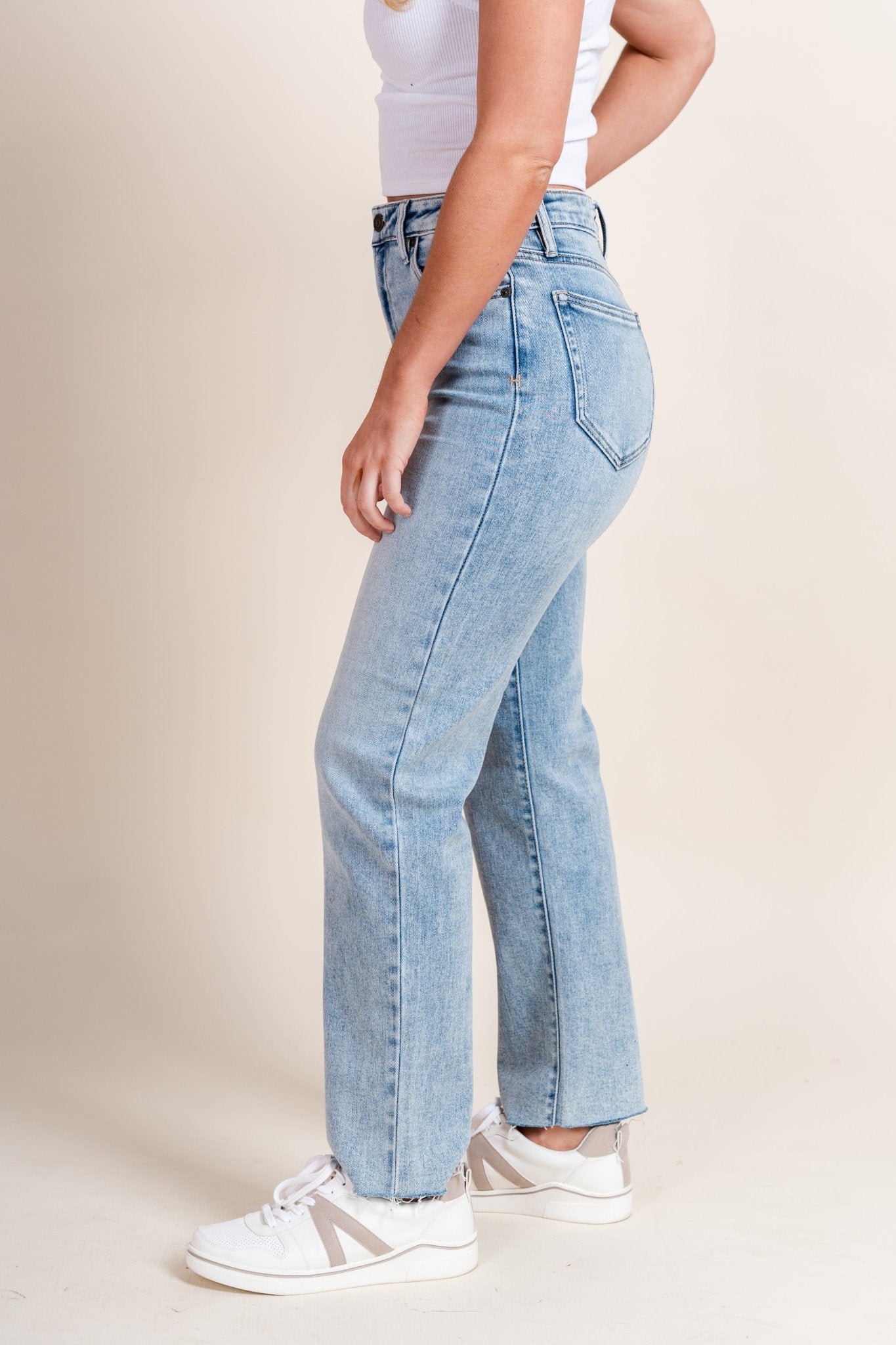 Hidden Tracey high rise straight jeans super light | Lush Fashion Lounge: boutique women's jeans, fashion jeans for women, affordable fashion jeans, cute boutique jeans