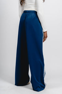 Drawstring track pants blue | Lush Fashion Lounge: women's boutique pants, boutique women's pants, affordable boutique pants, women's fashion pants
