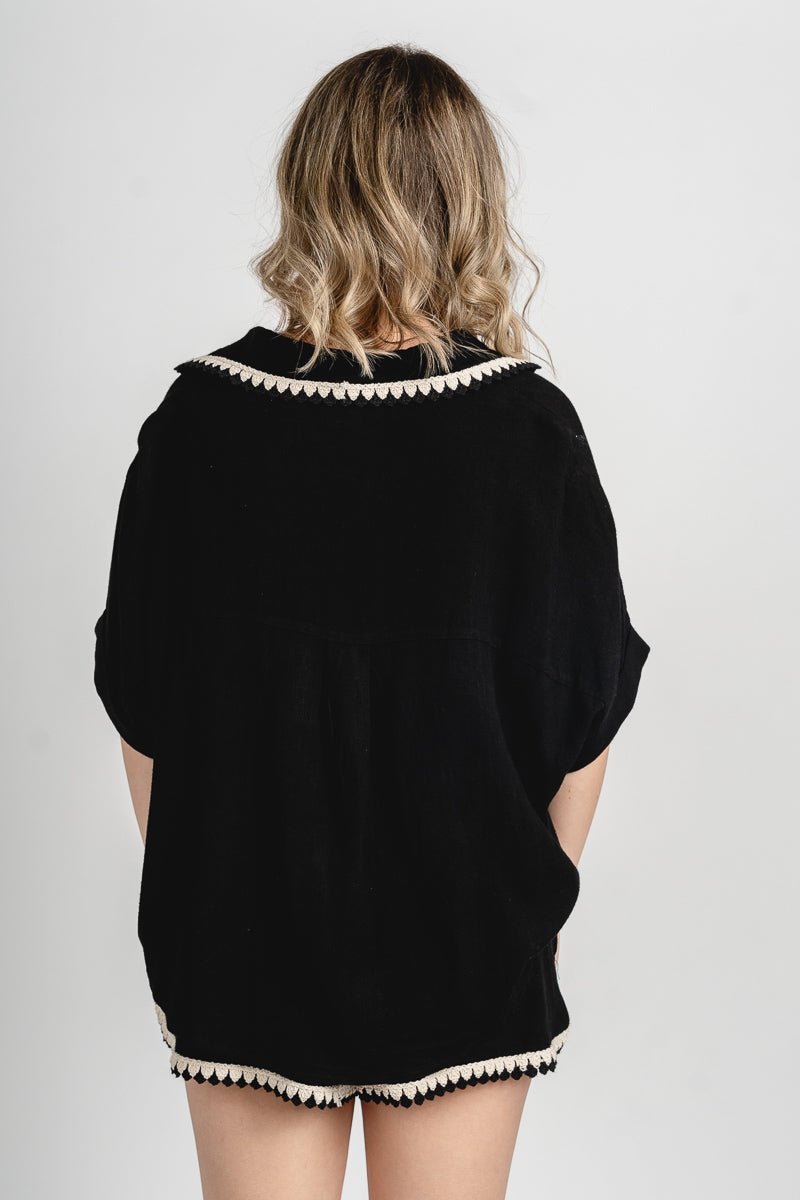 Embroidered short sleeve top black