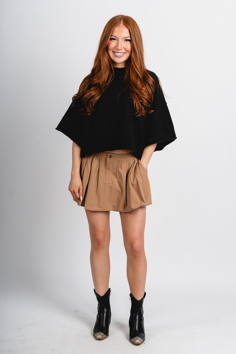Mid rise pleated skort tan