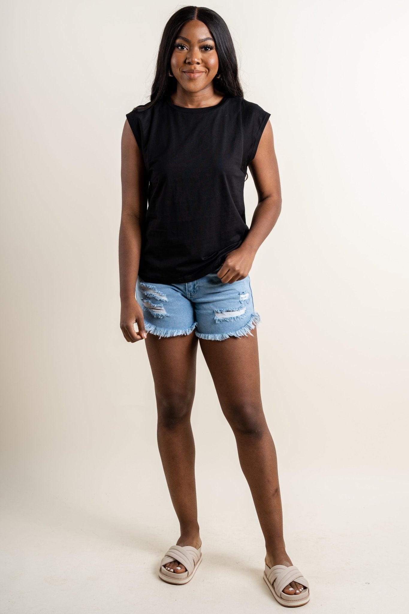 Sleeveless crew neck tank top black - Trendy Top - Fashion Tank Tops at Lush Fashion Lounge Boutique in Oklahoma City