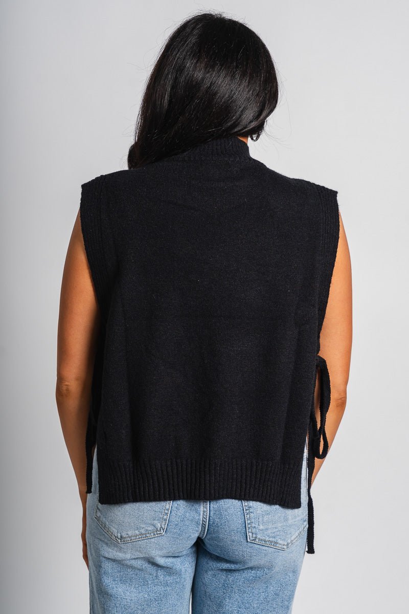 Mock neck sweater vest black