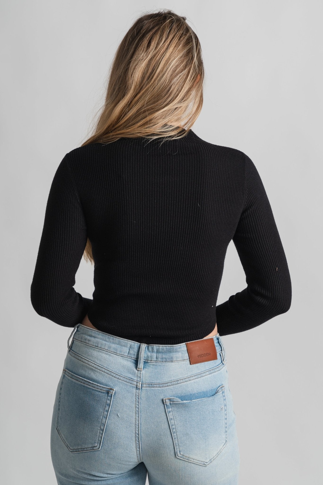 Ribbed knit long sleeve top black