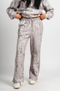 Camo wide leg sweatpants grey | Lush Fashion Lounge: women's boutique pants, boutique women's pants, affordable boutique pants, women's fashion pants