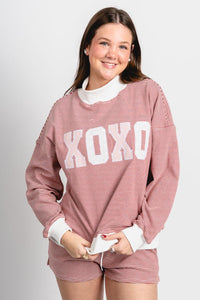 XOXO striped sweatshirt red/cream - Trendy T-Shirts for Valentine's Day at Lush Fashion Lounge Boutique in Oklahoma City
