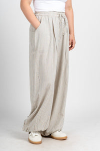 Striped balloon pants ecru/light blue | Lush Fashion Lounge: women's boutique pants, boutique women's pants, affordable boutique pants, women's fashion pants