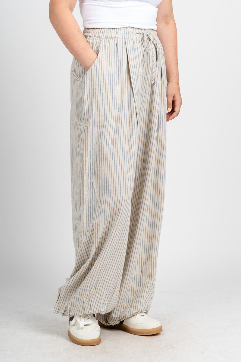Striped balloon pants ecru/light blue | Lush Fashion Lounge: women's boutique pants, boutique women's pants, affordable boutique pants, women's fashion pants