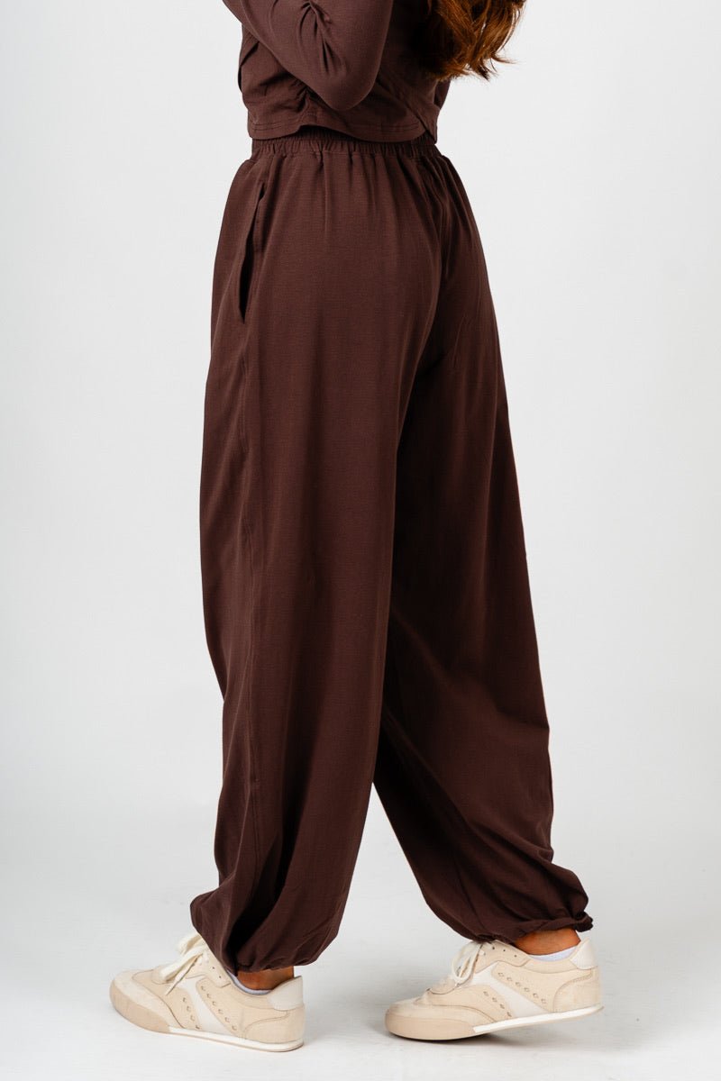 Balloon joggers brown