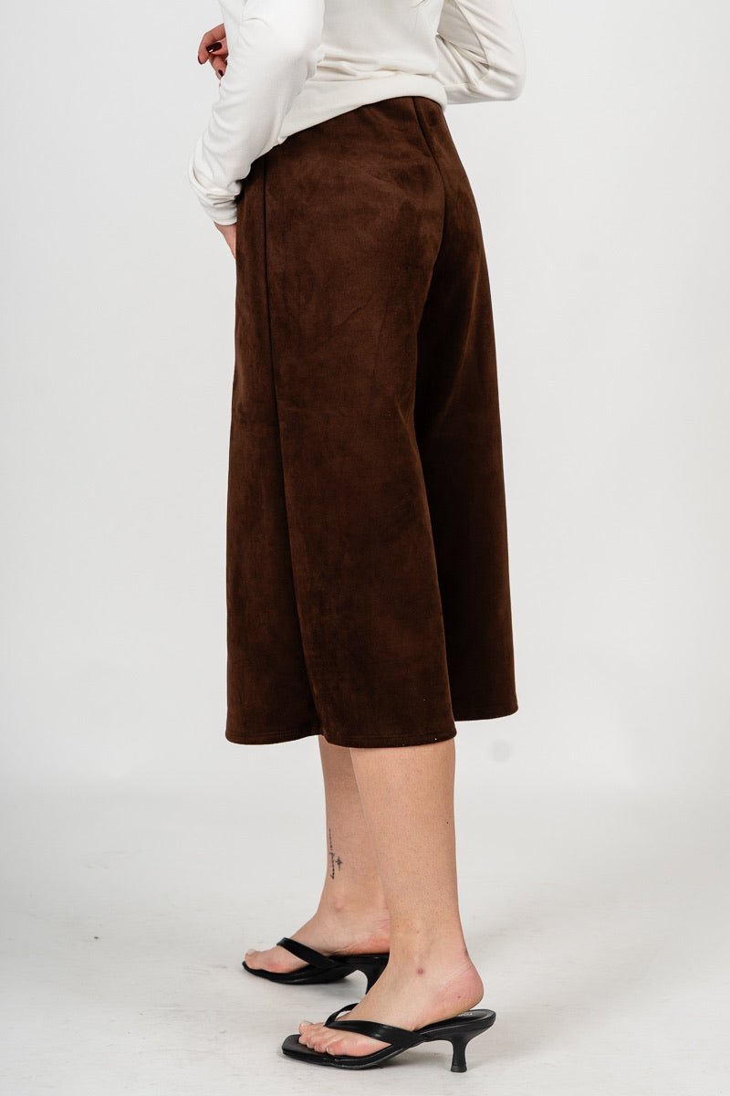 Suede capri pants chocolate