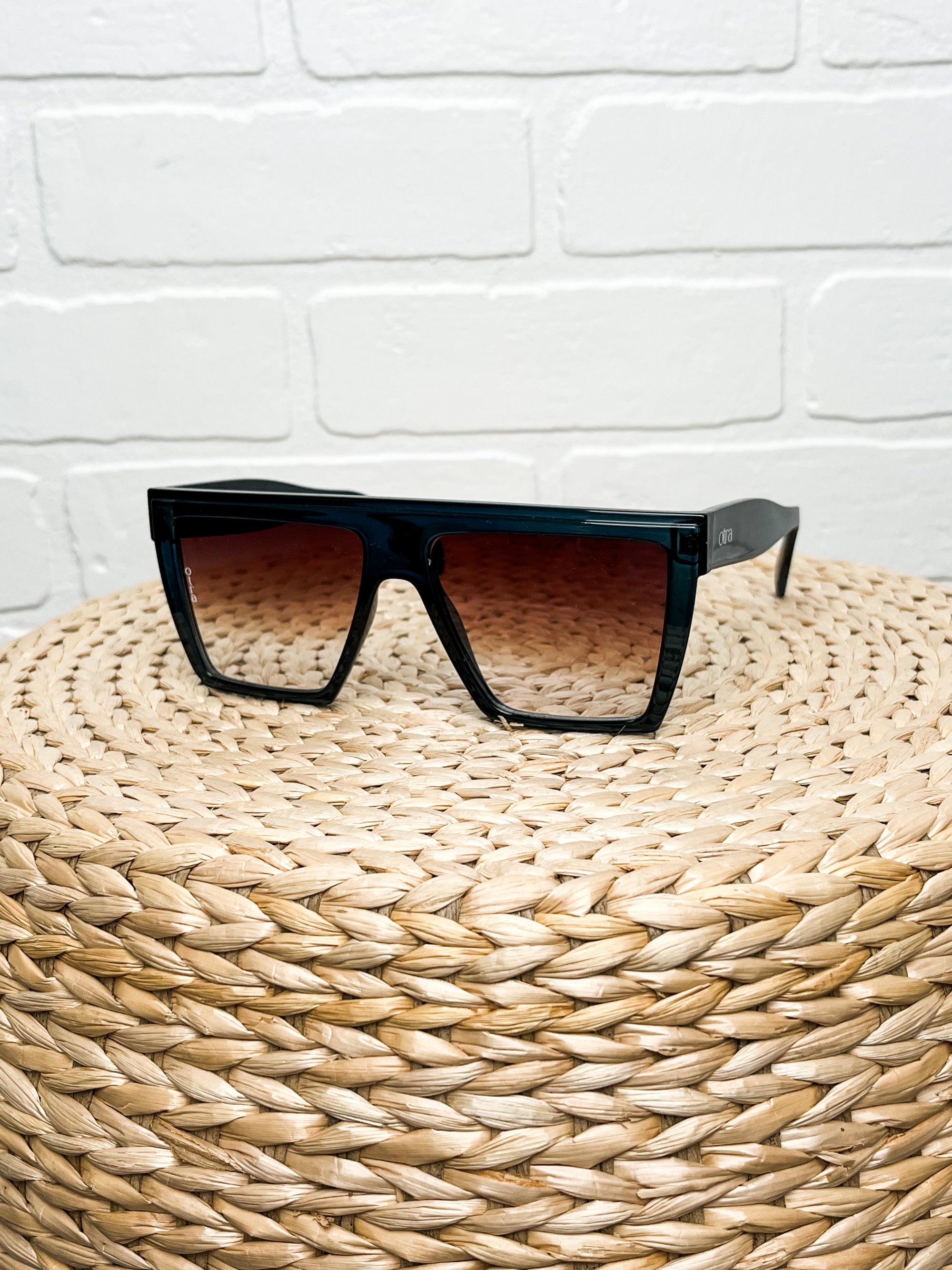 Otra Ollie sunglasses navy/brown - Stylish Sunglasses - Cute Sunglasses at Lush Fashion Lounge Boutique in Oklahoma