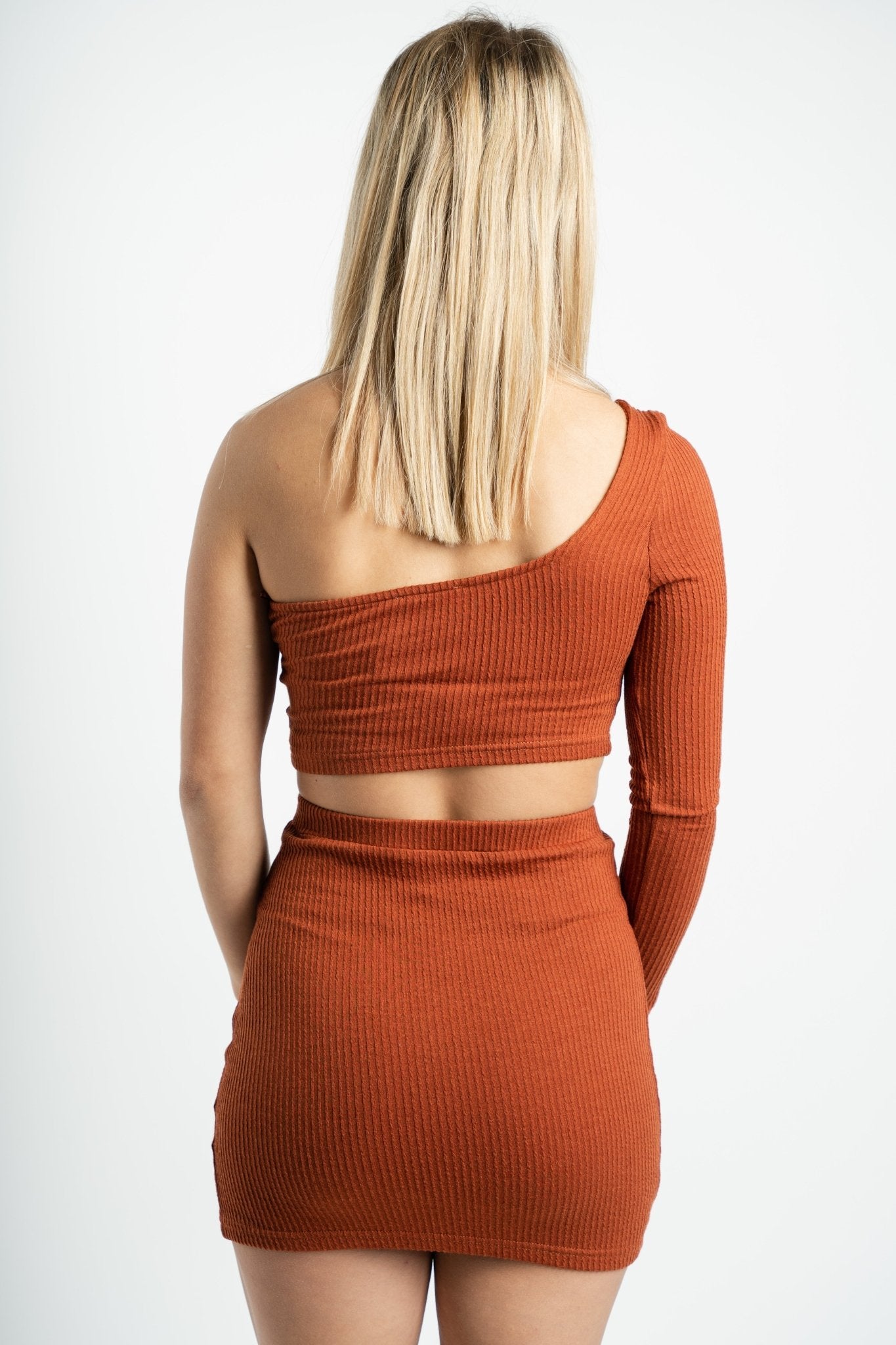 One shoulder ribbed long sleeve top cayenne