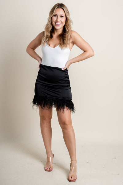 Feather Skirt Outfit: Stylish and Chic
