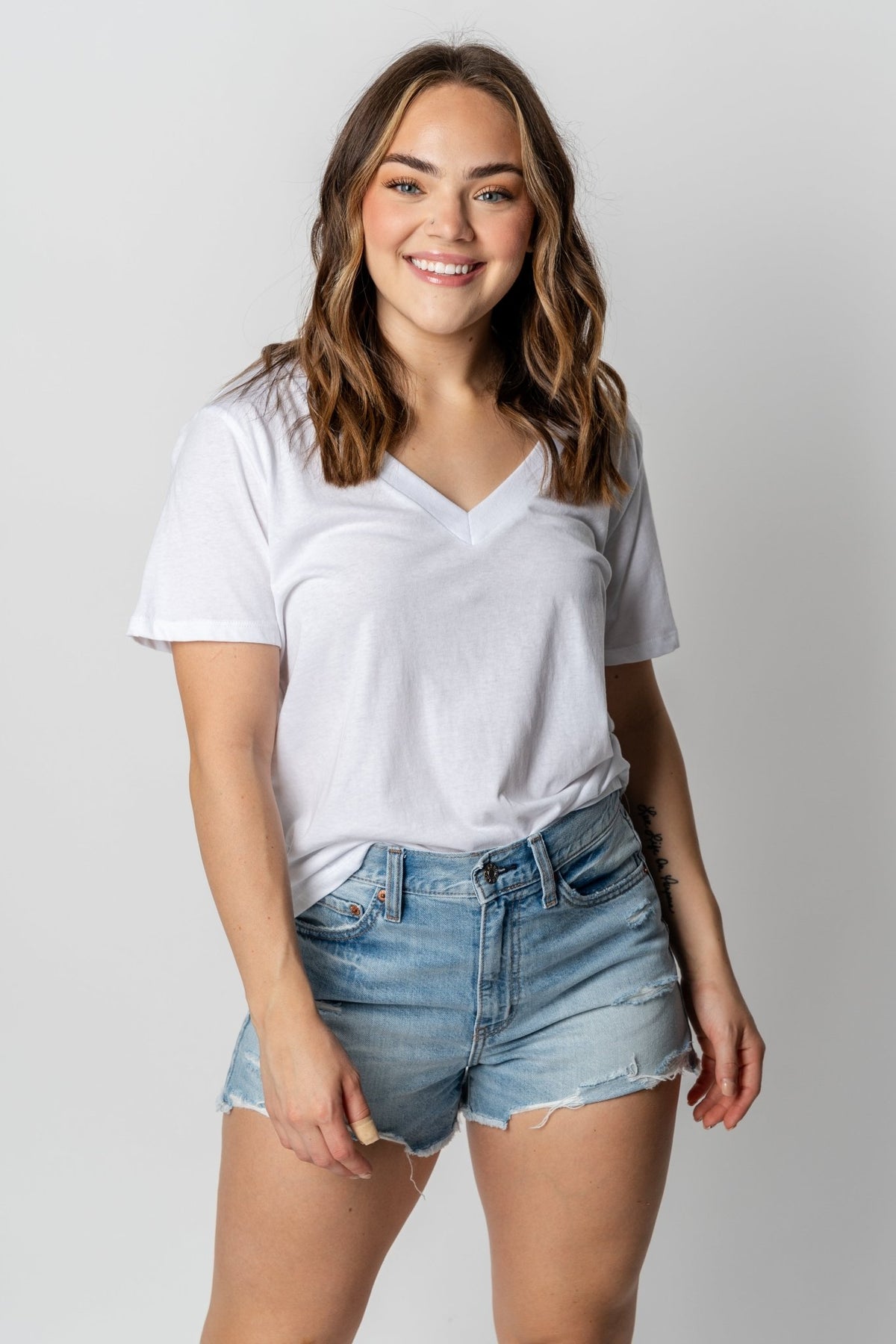 Z Supply girlfriend v-neck tee white - Z Supply T-shirts - Z Supply Tops, Dresses, Tanks, Tees, Cardigans, Joggers and Loungewear at Lush Fashion Lounge