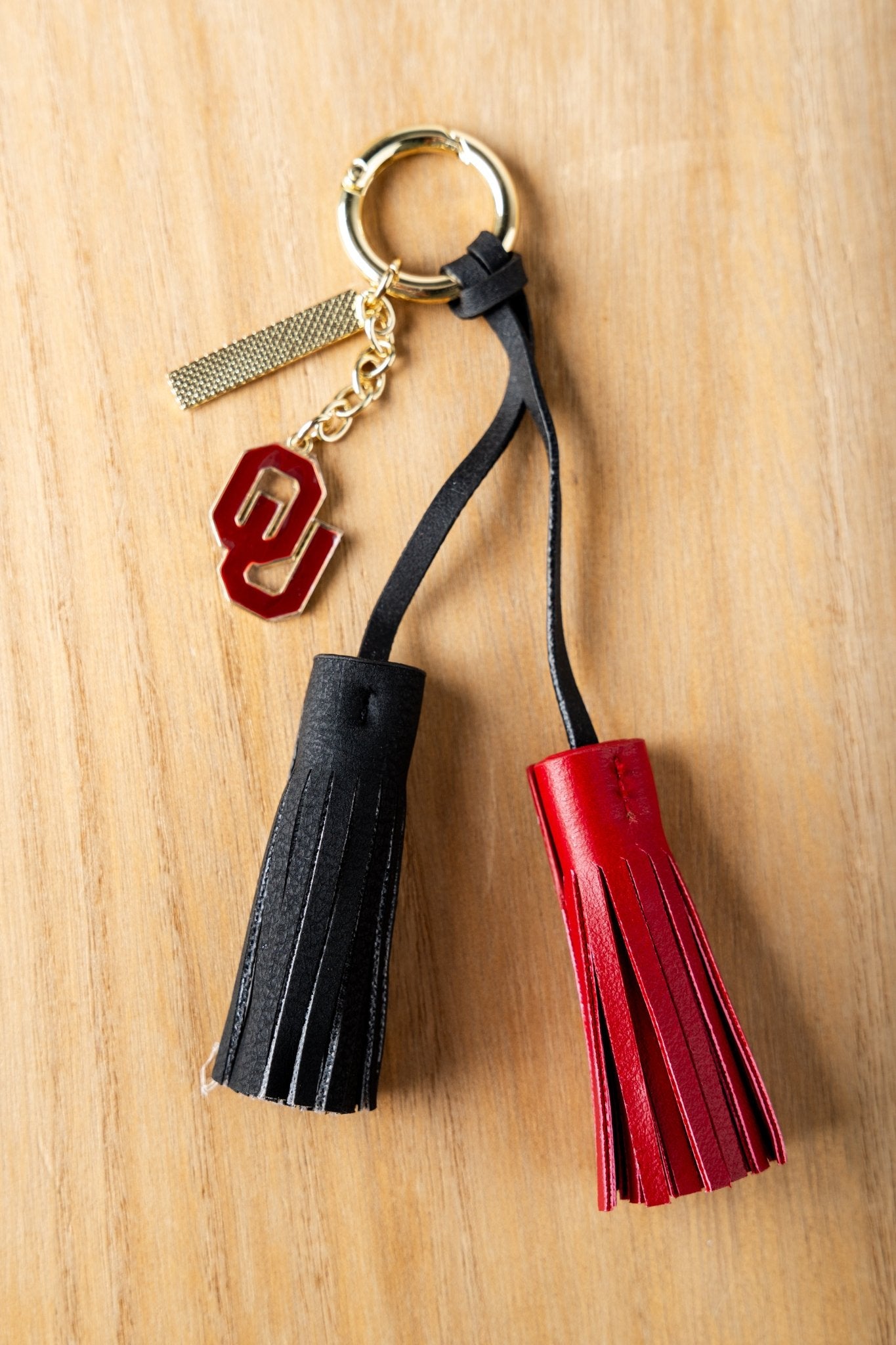 Tassel & charm key ring crimson