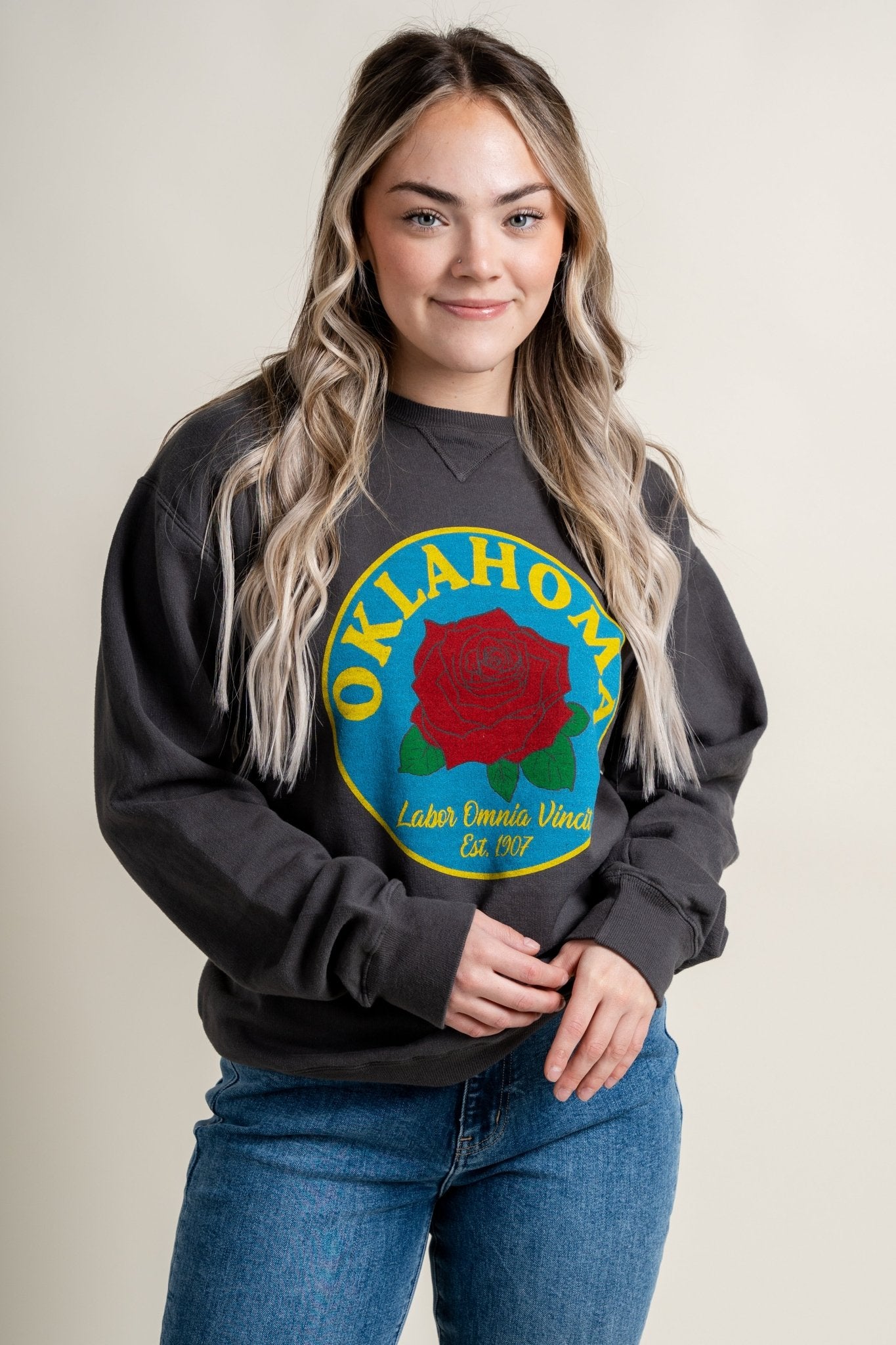 Oklahoma rose patch sweatshirt vintage black
