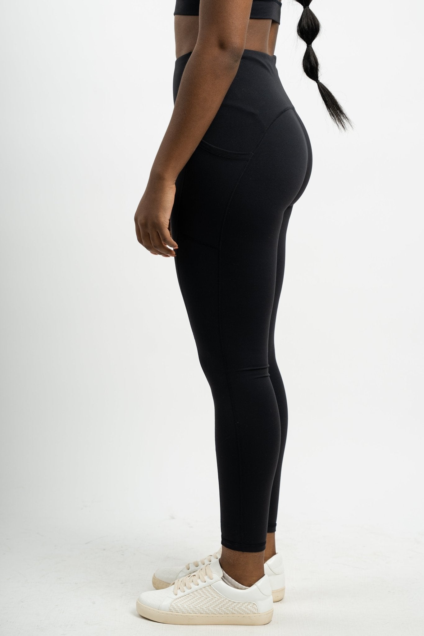 Lycra blend activewear leggings black  Trendy Activewear - Lush Fashion  Lounge
