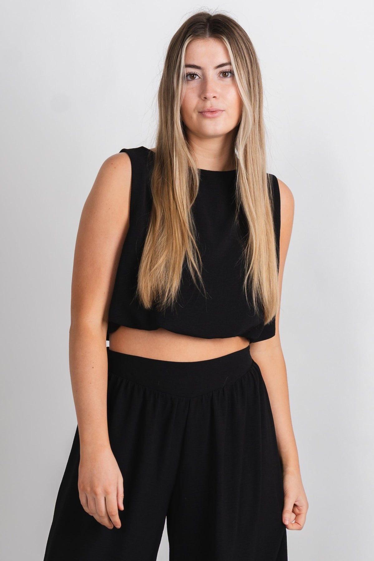 Sleeveless crop tank top black - Trendy tank top - Cute Vacation Collection at Lush Fashion Lounge Boutique in Oklahoma City
