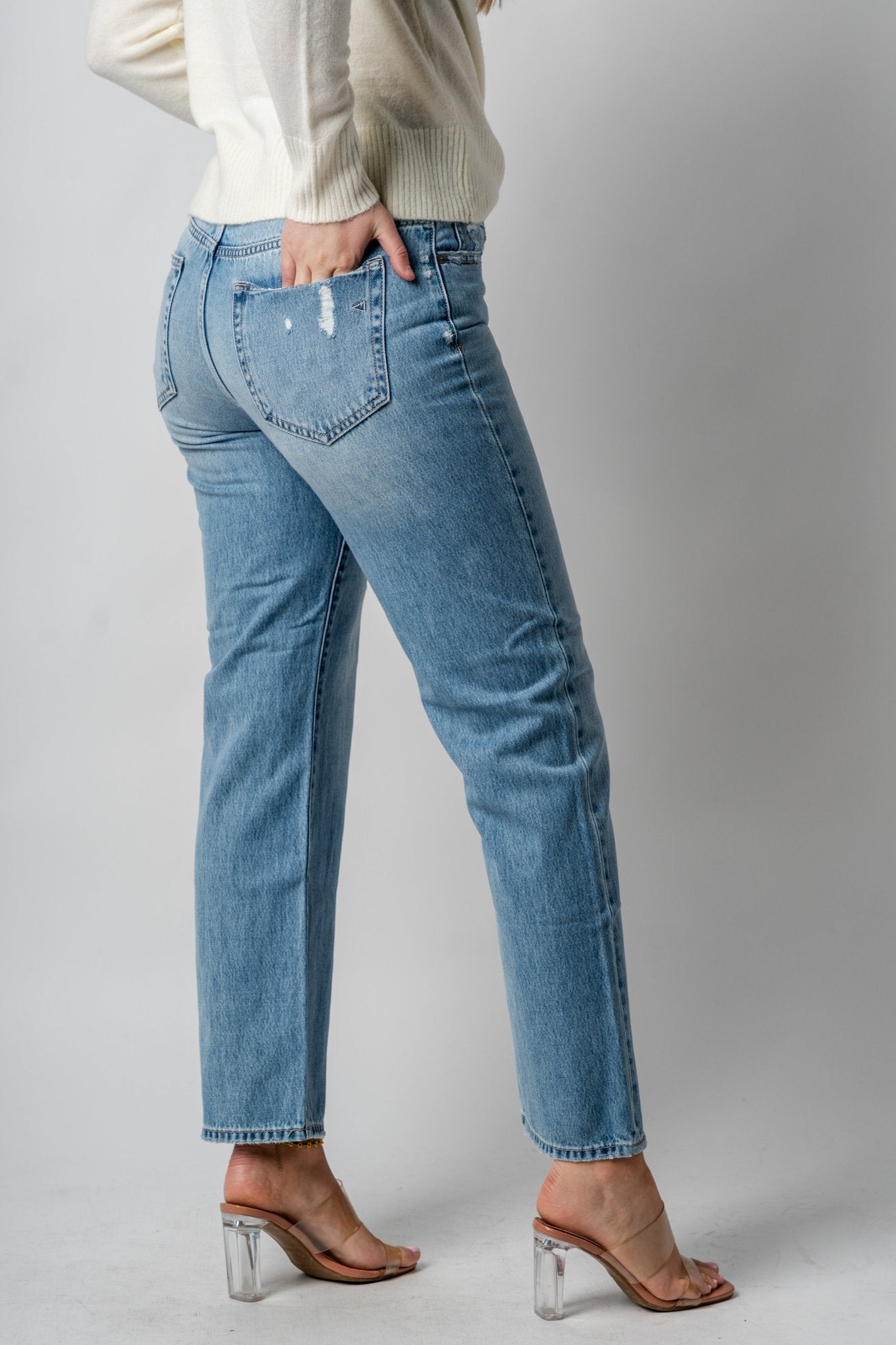 Hidden classic high rise straight jeans light blue | Lush Fashion Lounge: boutique women's jeans, fashion jeans for women, affordable fashion jeans, cute boutique jeans