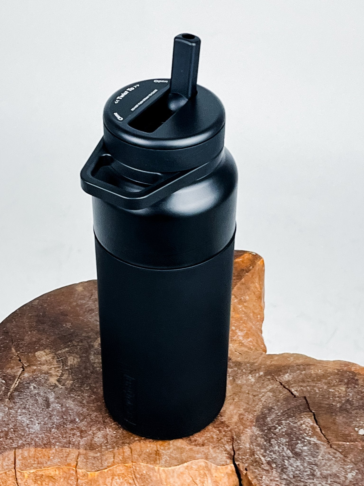 Brumate Rotera 35oz water bottle matte black - BruMate Drinkware, Tumblers and Insulated Can Coolers at Lush Fashion Lounge Trendy Boutique in Oklahoma City
