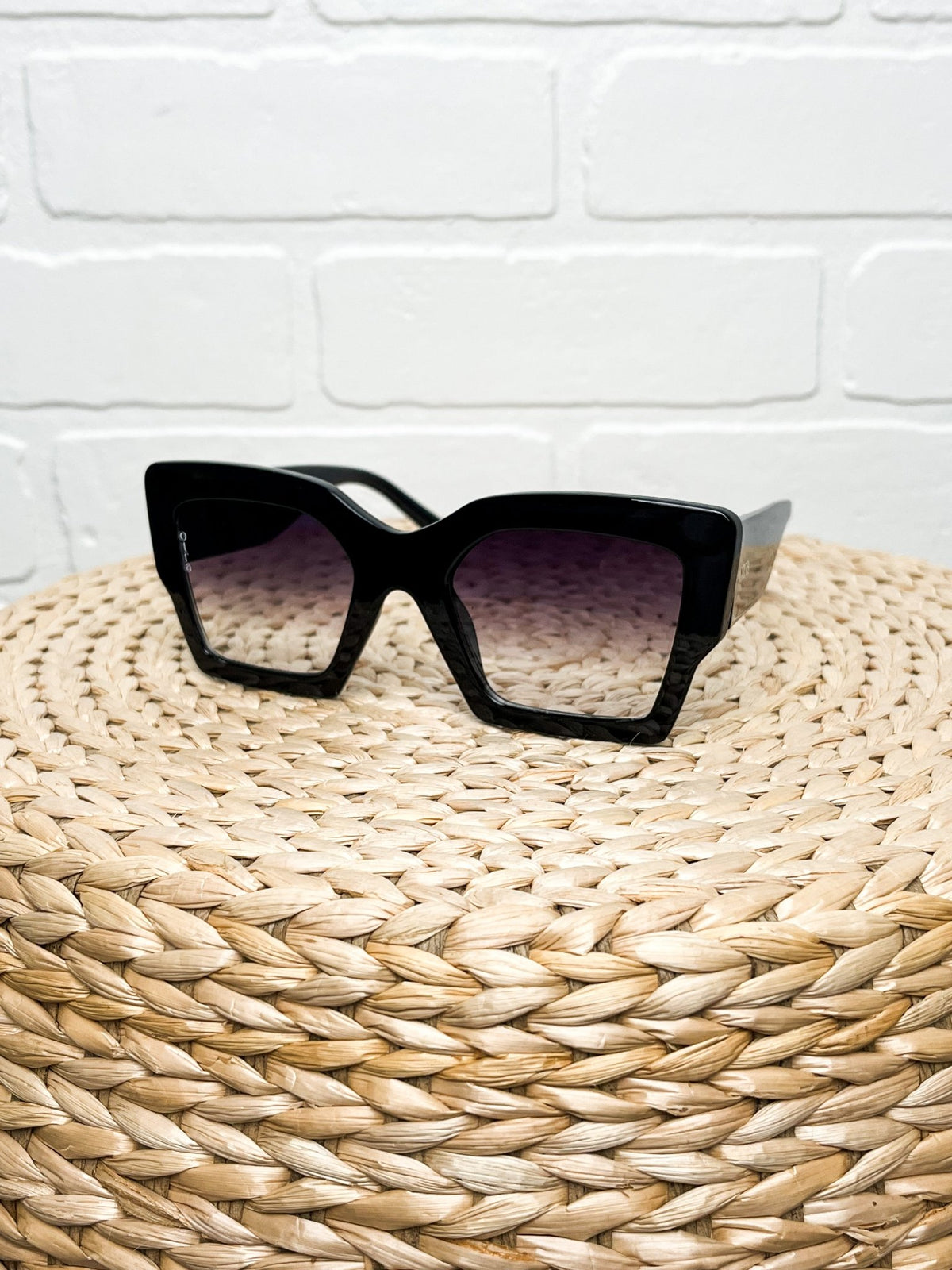 Otra Pippa sunglasses black/smoke - Stylish Sunglasses - Cute Sunglasses at Lush Fashion Lounge Boutique in Oklahoma